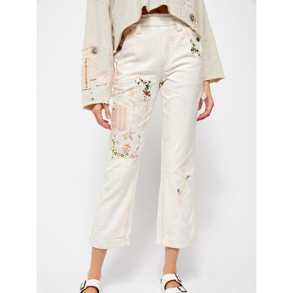 Free People Beige Patch love Alive Boyfriend Denim Jeans Size 27 ankle trousers